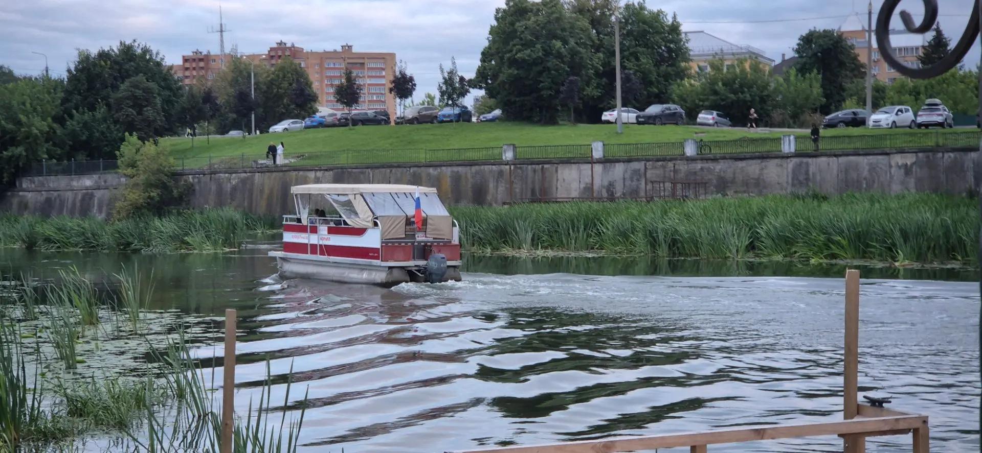 Теплоход на маршруте 2 по реке Упа